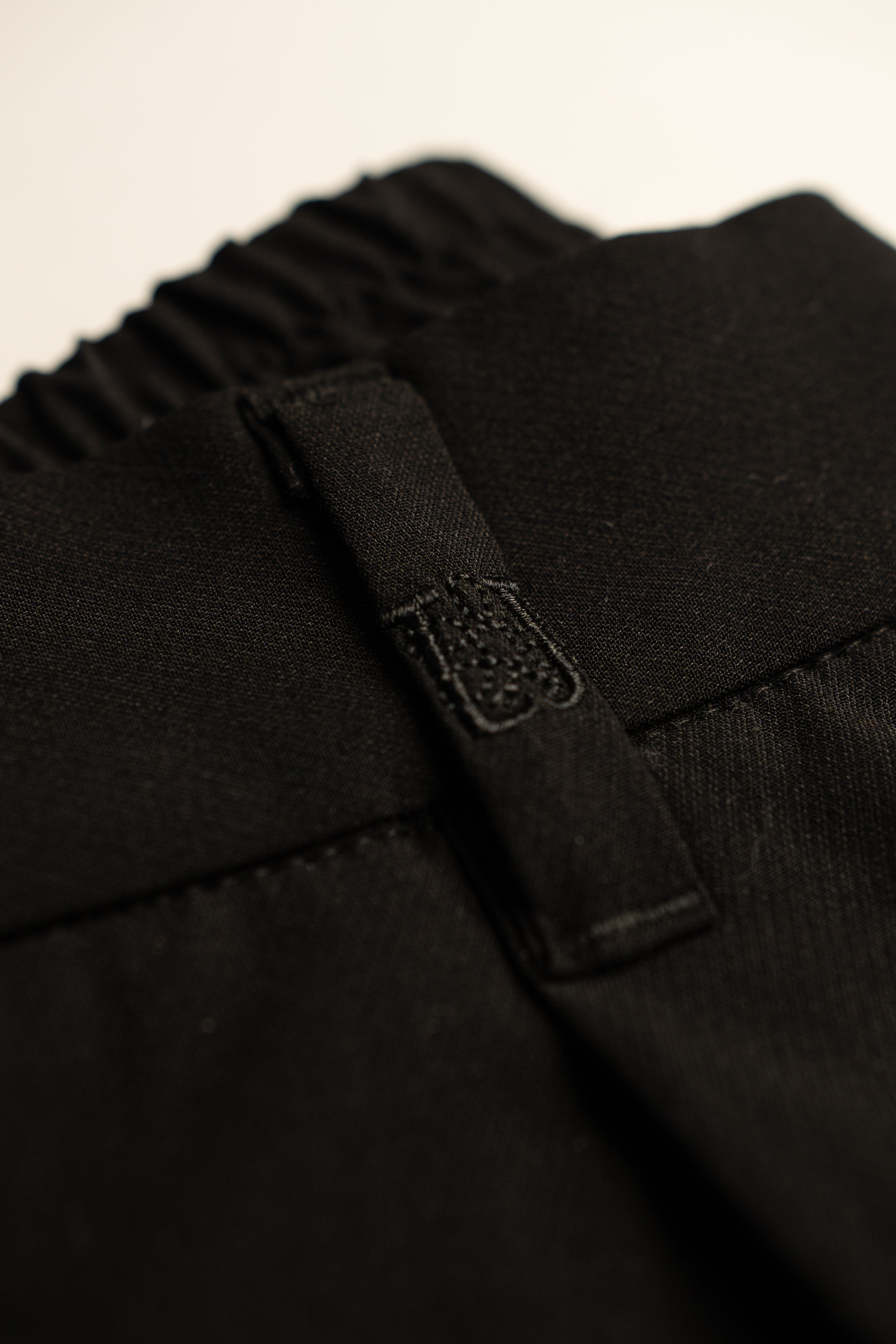 LEJARDIN Anzughose Schwarz – Unisex Comfort Pants mit Stretch