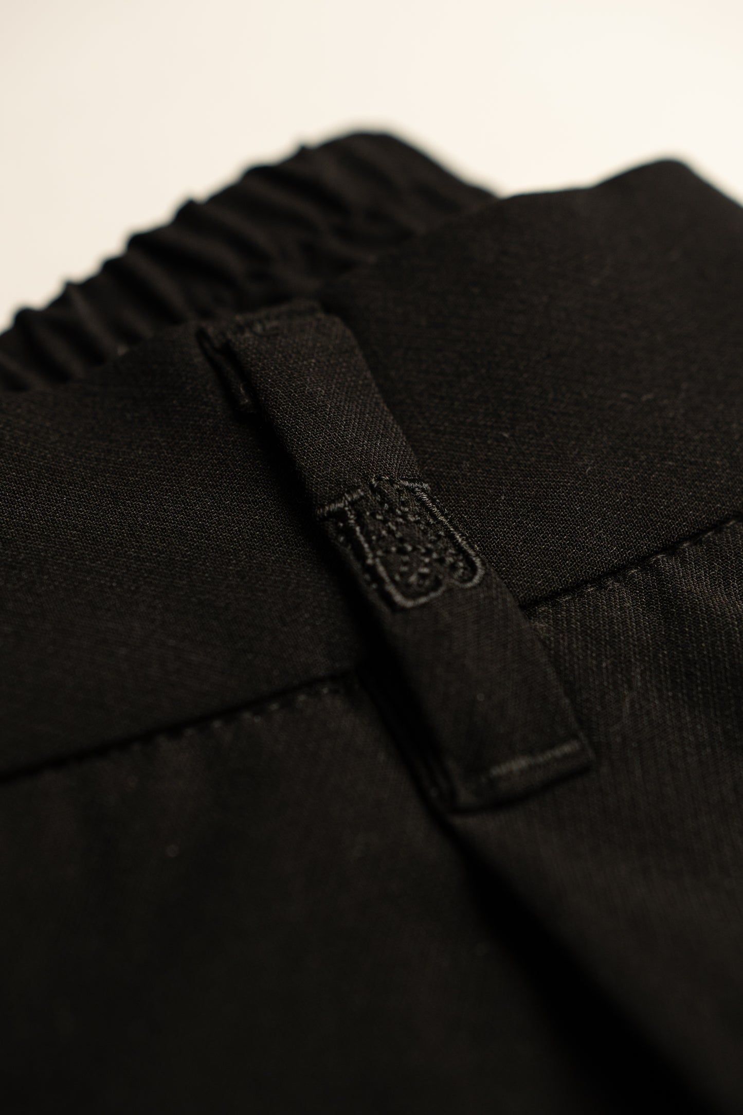 LEJARDIN Anzughose Schwarz – Unisex Comfort Pants mit Stretch